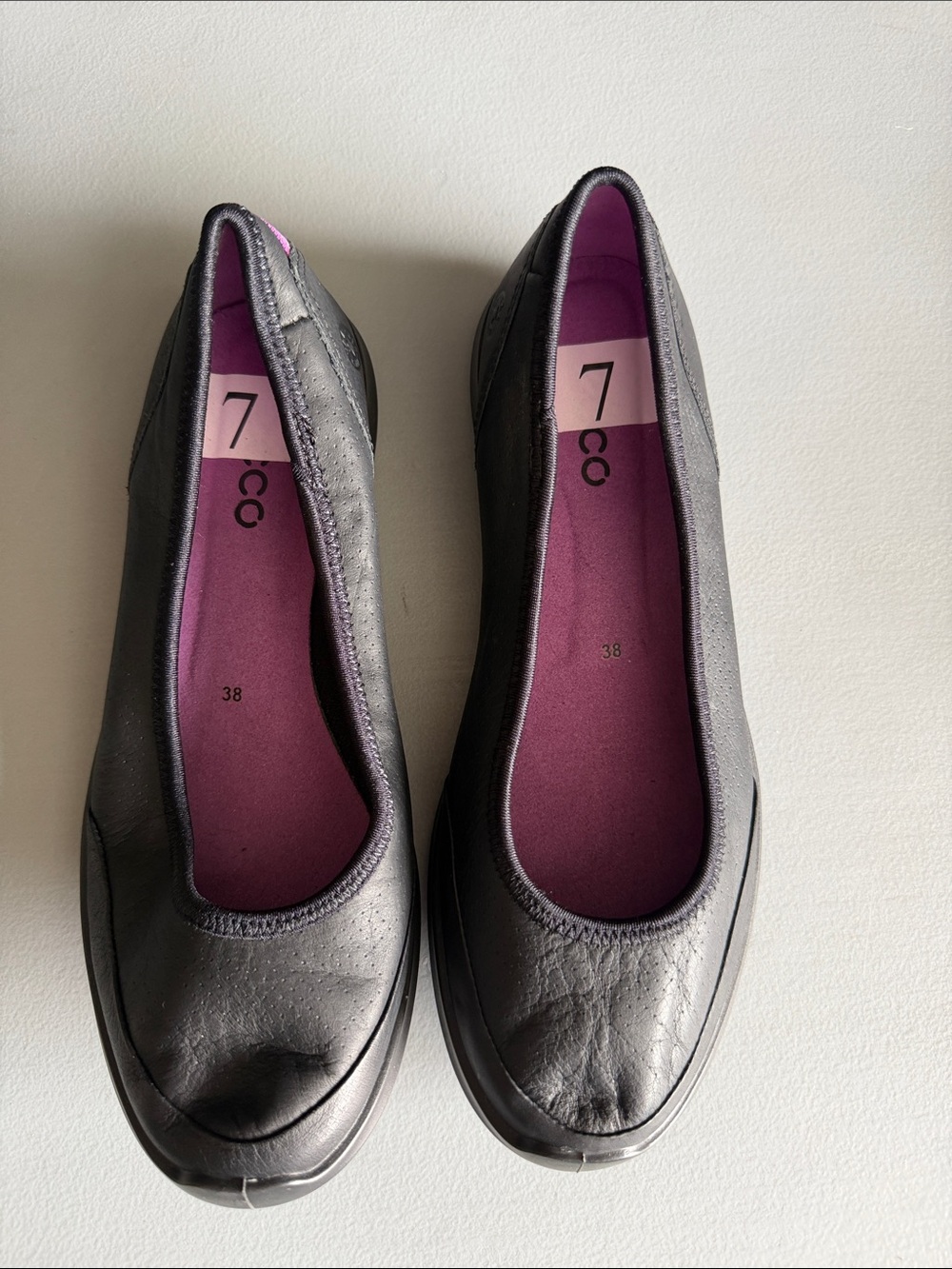 Ecco Black Leather Women's Flats with Purple Insole